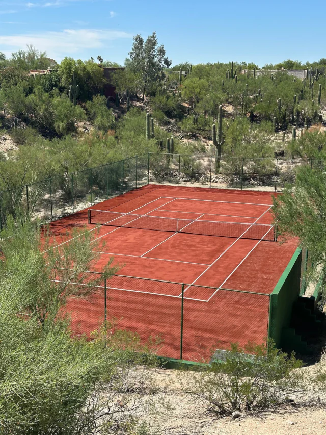 Synthetic turf tennis court